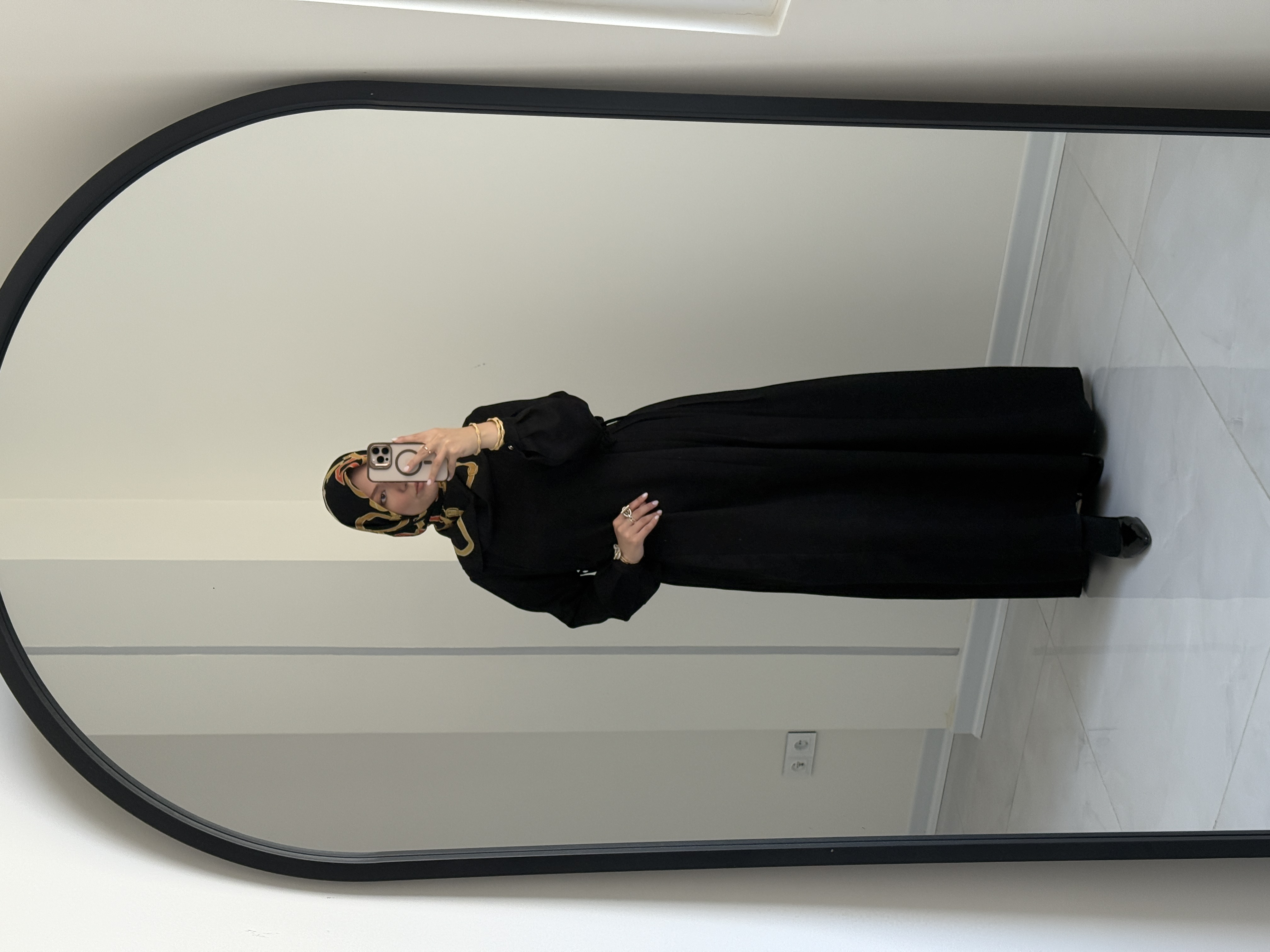 عبا پلیسه نسیم