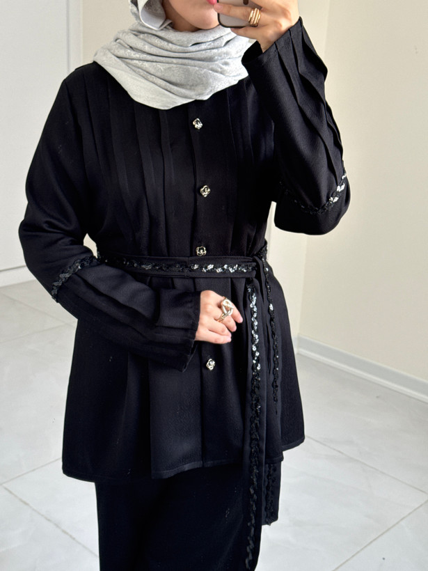 مانتو عطیه