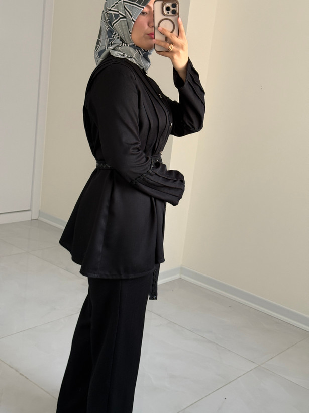 مانتو عطیه